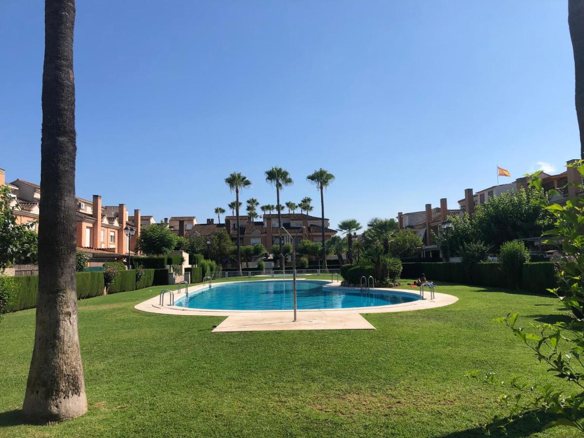 Adosado Para Familias Al Lado De La Playa, Con Piscina Castellon de la Plana Bagian luar foto